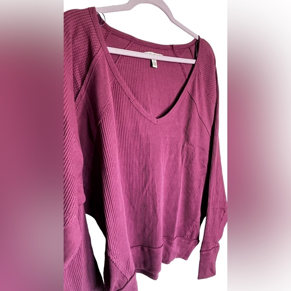 Free People Santa Clara Oversized Waffle V Neck Thermal in Mulberry S NWT - Picture 9 of 13